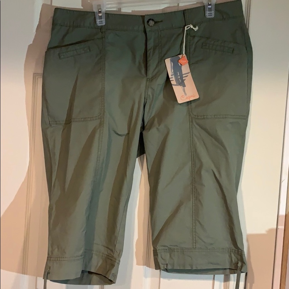 Dockers capris